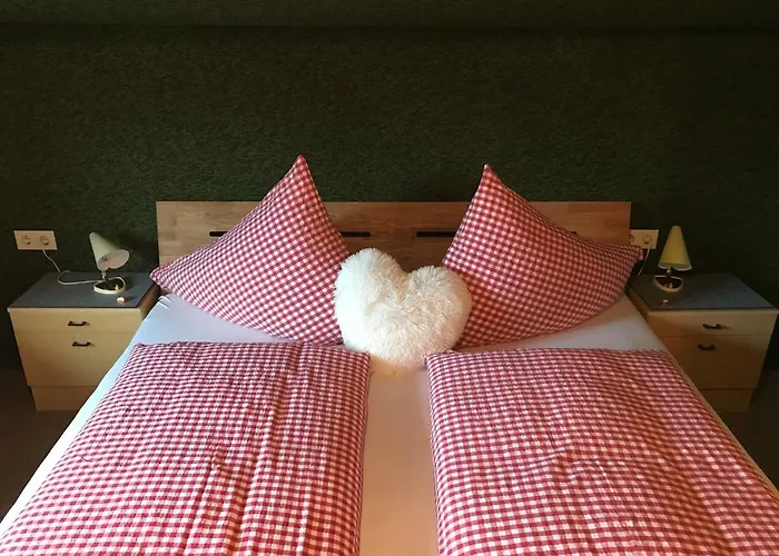 Проживание в семье & Almhostel Alpenperle - Selbstversorger Таннхайм