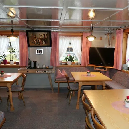 Проживание в семье & Almhostel Alpenperle - Selbstversorger *