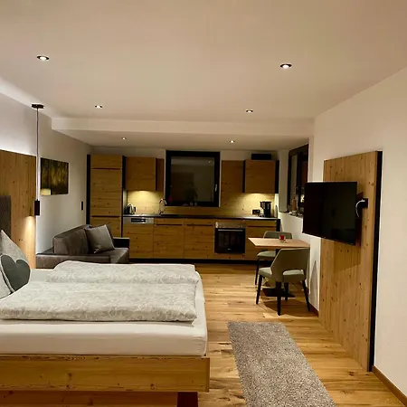 & Almhostel Alpenperle - Selbstversorger Homestay *